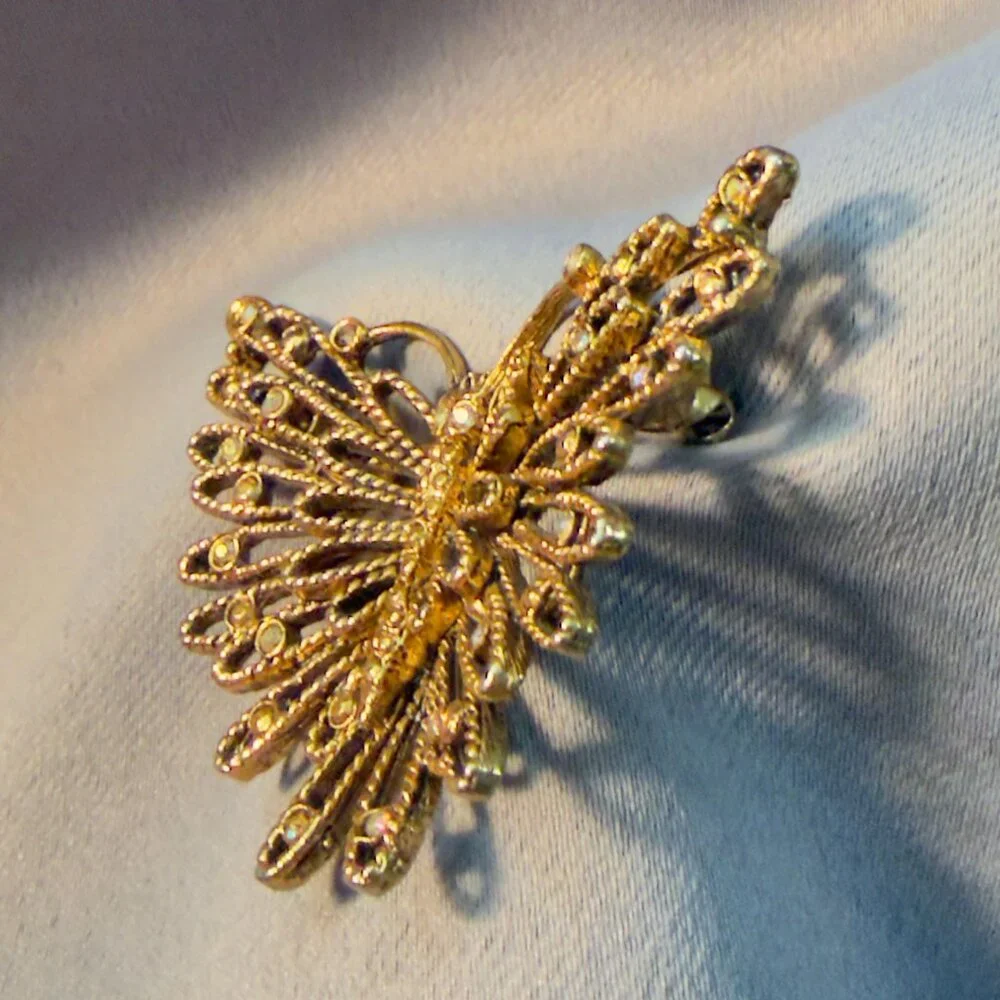 Oscar de la Renta Butterfly Brooch Gold Openwork 2.25" Vintage - Picture 4 of 8